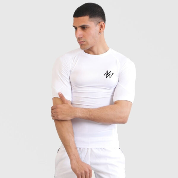 Athletic Fit Rash Guard for Active Individuals - Image 2