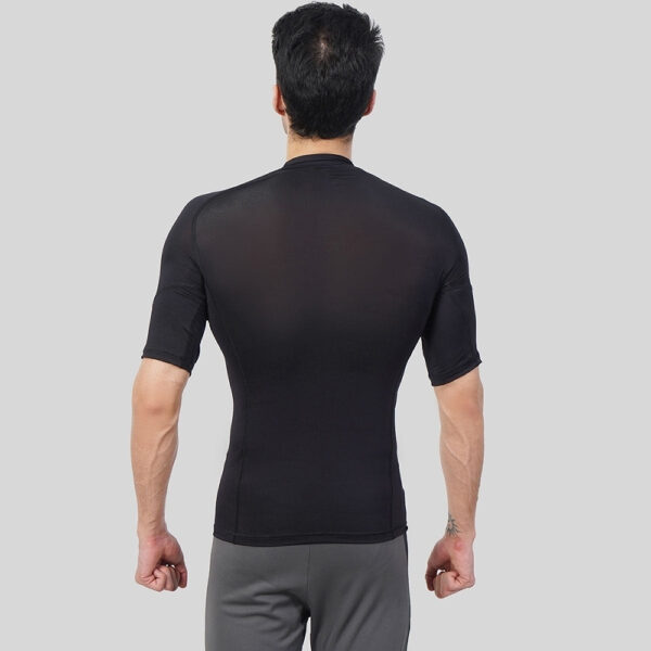 Athletic Fit Rash Guard for Active Individuals - Image 2